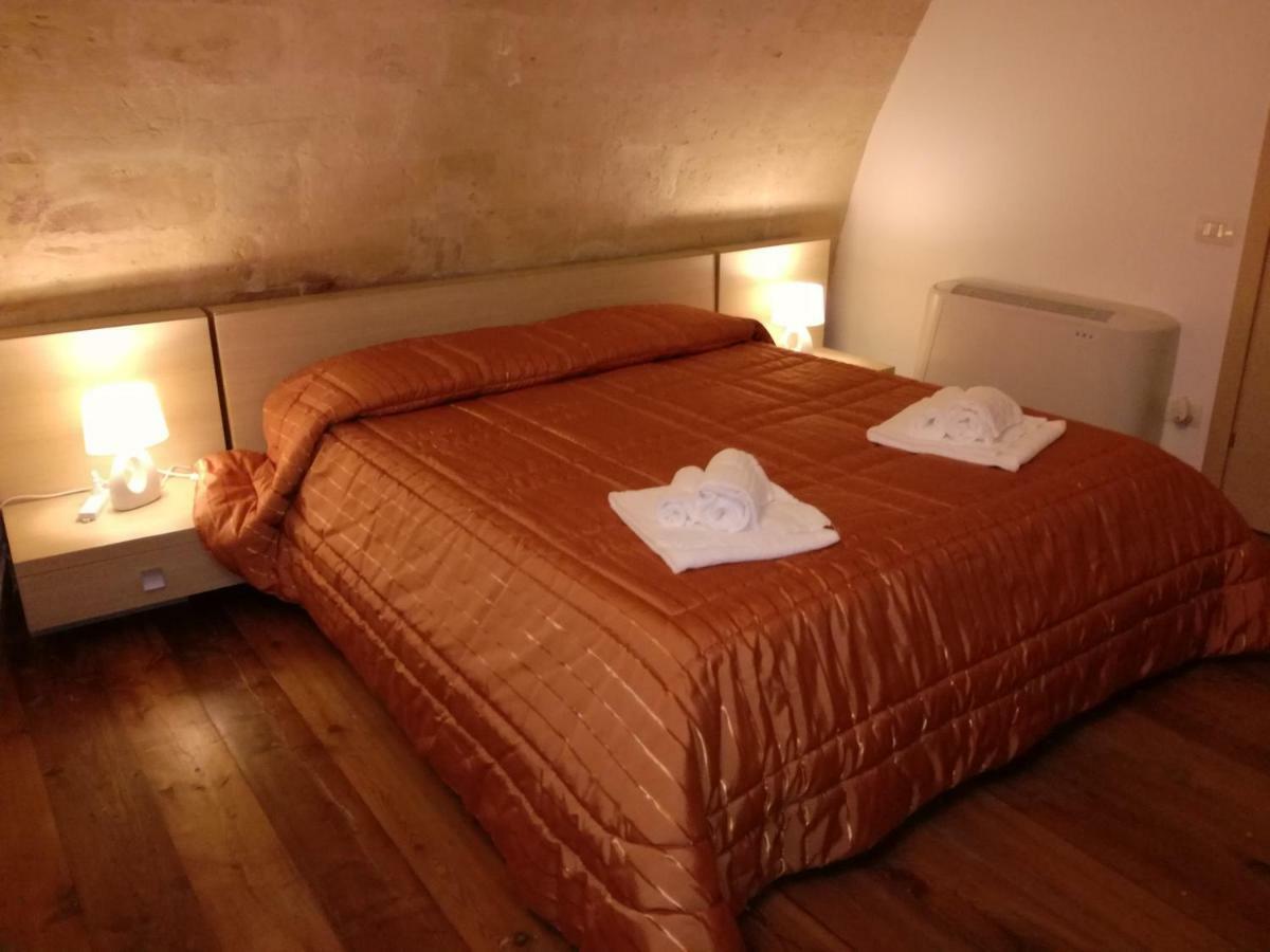 Sassi Sotto Le Stelle * Matera